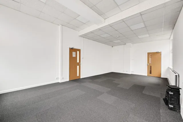 Photo 3 — Mottingham Road - Mottingham - London - SE9