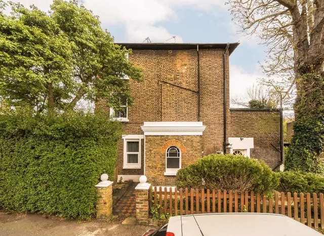 Arden Road, West Ealing, W13, photo 1