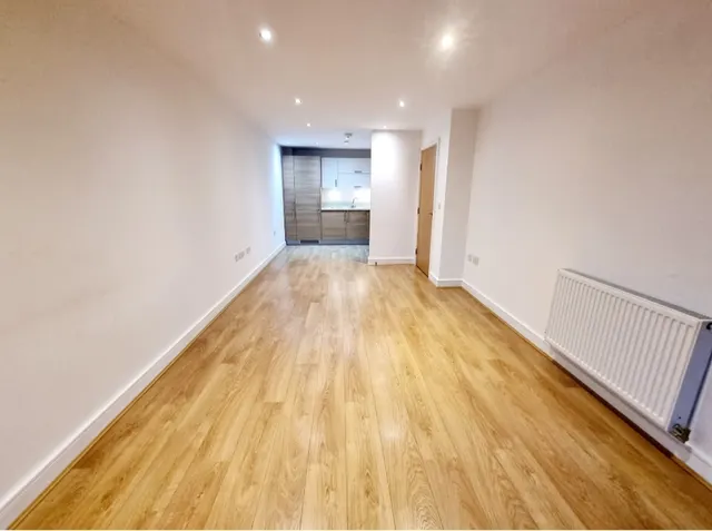 Monument Court, SG1, photo 2