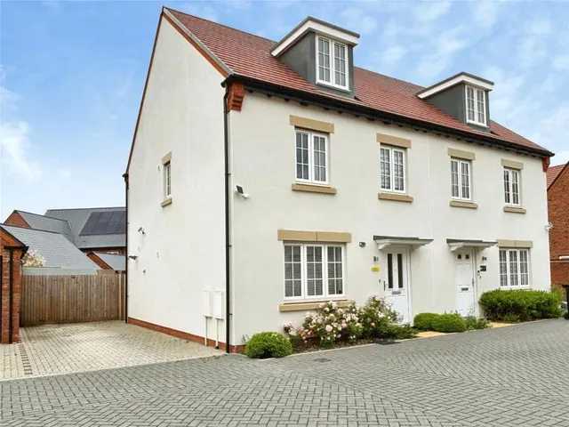 Taunton Road, Bicester, OX26, photo 1