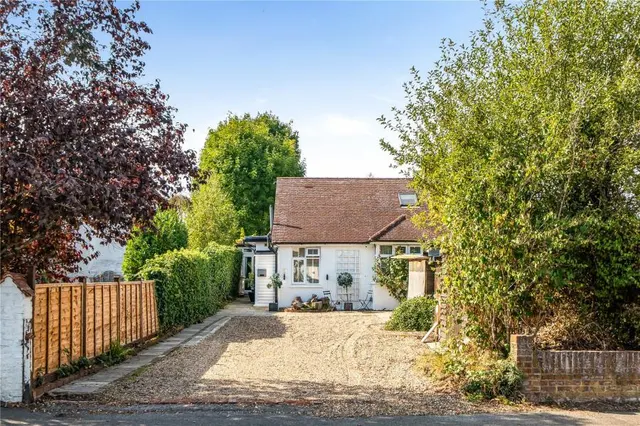 The Street, Fetcham, KT22, photo 3