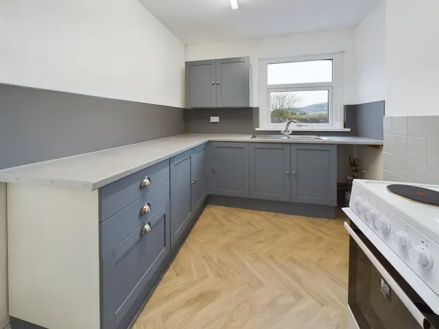 Park Street, Abergavenny, NP7, photo 2