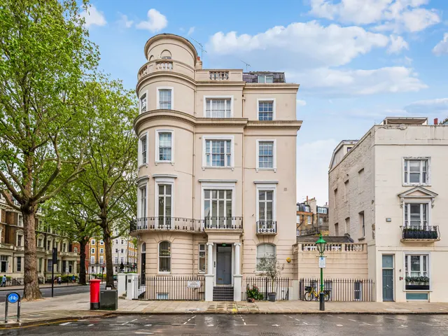 Holland Park Avenue, London, W11, photo 2