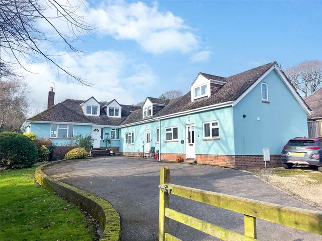 Lower Buckland Road, Lymington, Hampshire, SO41 9DR, photo 1