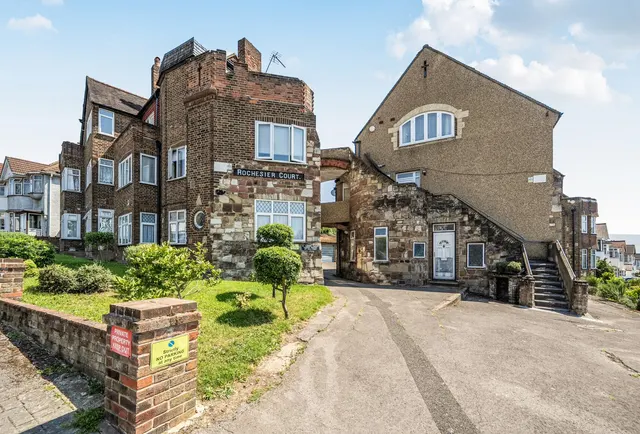 Wakemans Hill Avenue, London, NW9 0TR, photo 1