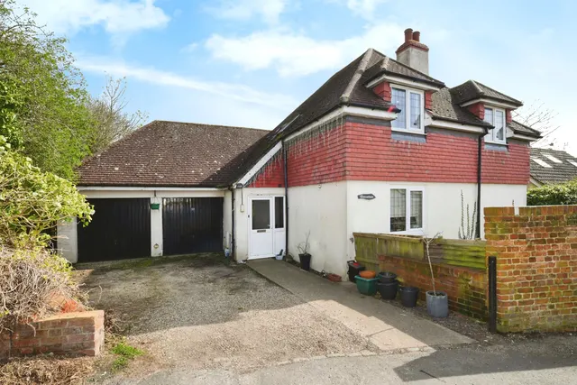 Photo 2 — Vicarage Lane, Dunmow