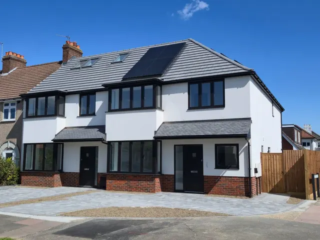 Old Farm Avenue, 336a Old Farm Avenue Sidcup Greater London Sidcup, SIDCUP, Kent, DA158AS, photo 1