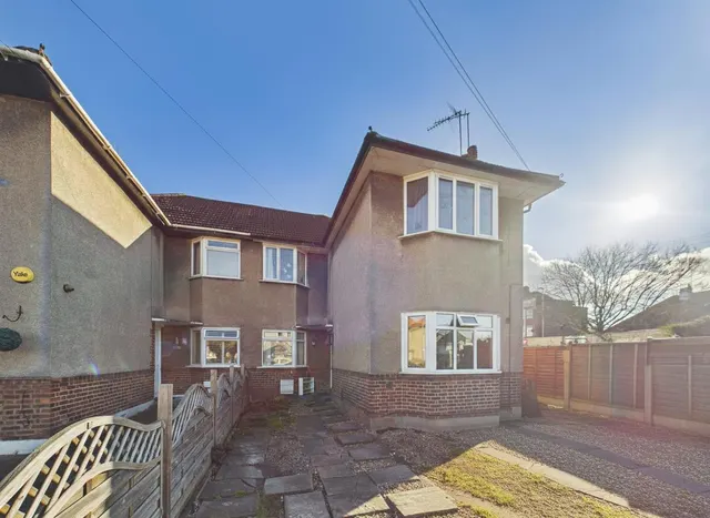 Berkeley Close, Ruislip, Middlesex, HA4 6LE, photo 1