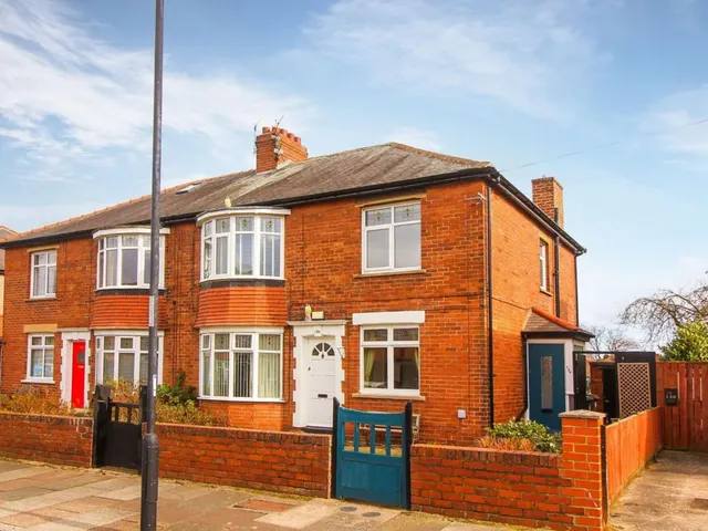Whitley Bay, NE25