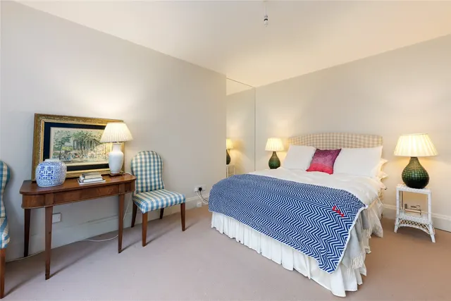 Photo 2 — Meriden Court, Chelsea Manor Street, Chelsea, SW3