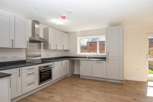 Photo 3 — Burcot Close, Bromsgrove, B60 1FF
