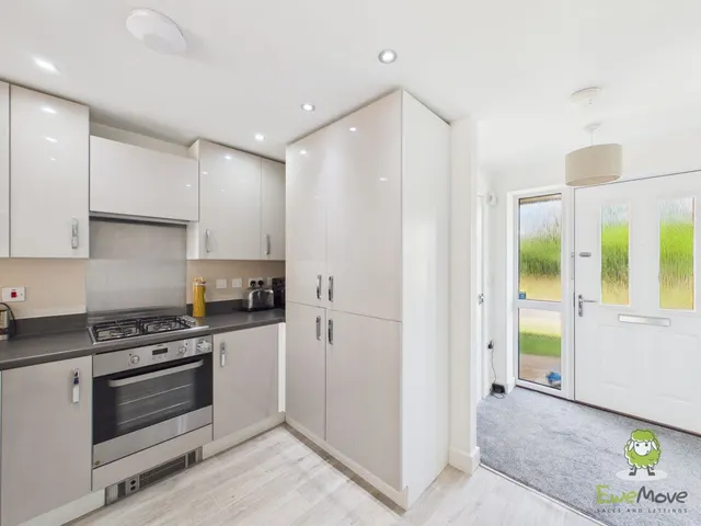 Picton Drive, Shrewsbury, SY2, photo 3