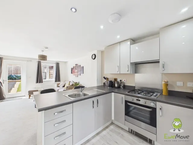 Picton Drive, Shrewsbury, SY2, photo 2