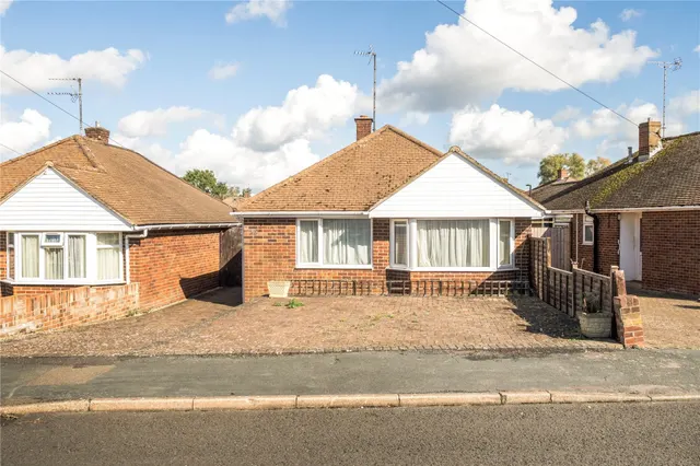 2 bedroom house, Norwich Drive, Cheltenham, GL51