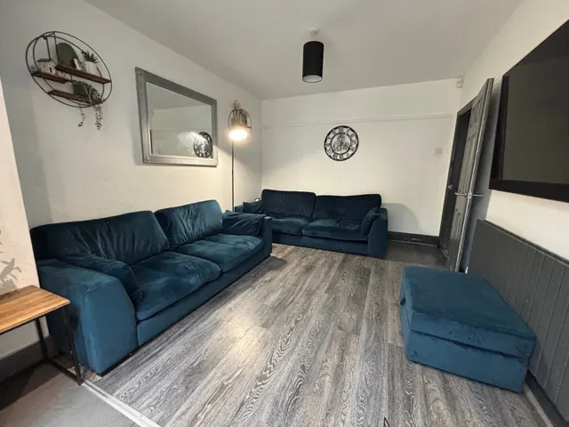 Jiggins Lane, B32, photo 2