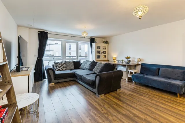 West Green Drive, Crawley, RH11, photo 2
