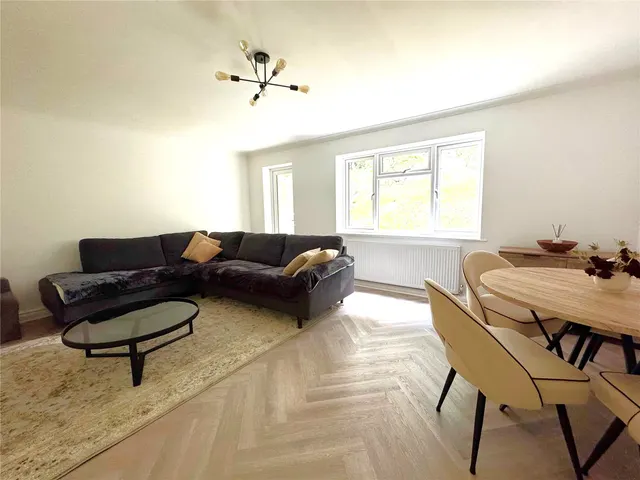 Portesbery Hill Drive, Camberley, GU15, photo 3