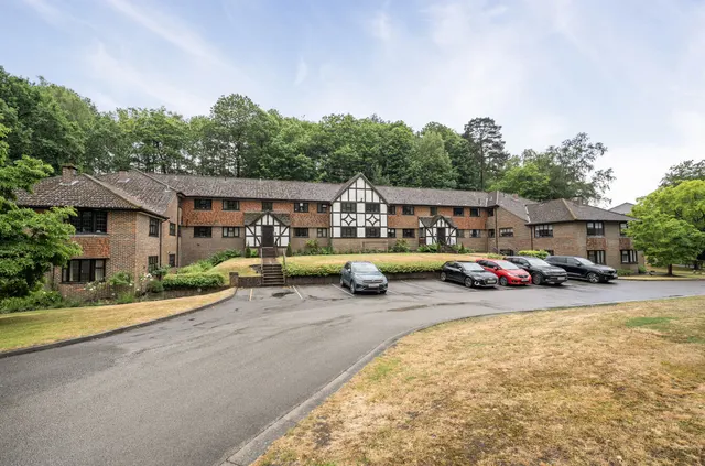Portesbery Hill Drive, Camberley, GU15, photo 1