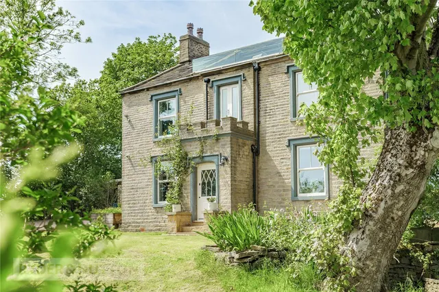 Stockport Road, Lydgate, OL4, photo 3