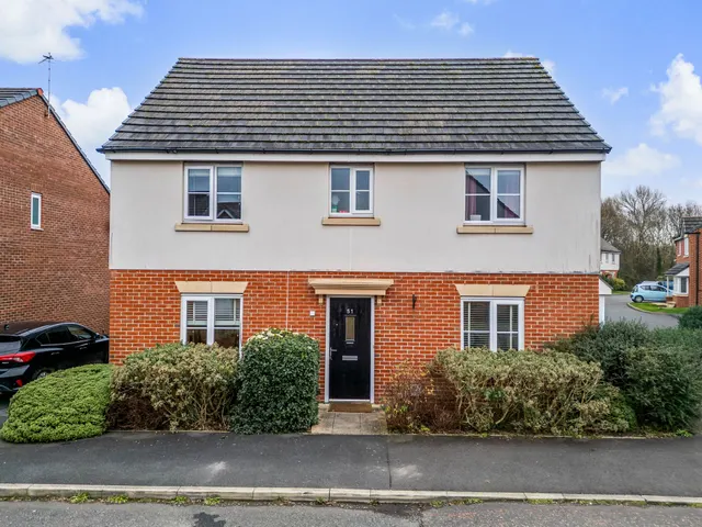 Wedgwood Drive, Warrington, Warrington, WA4 6GA, photo 1