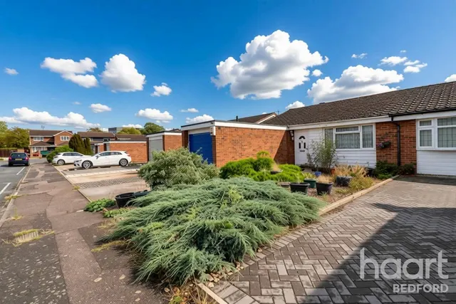 Clovelly Way, Bedford, MK40, photo 1