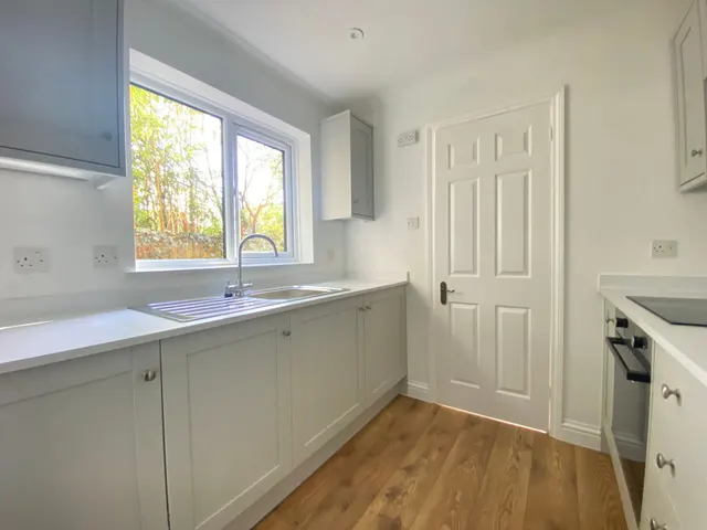 Westdene Meadows, Cranleigh, GU6, photo 2