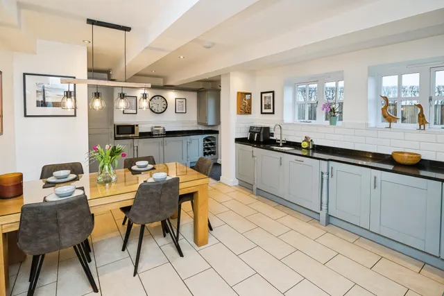 Borras Hall Lane, Wrexham, LL13, photo 3