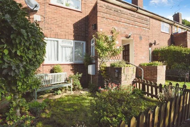 Hampden Crescent, Warley, CM14, photo 3