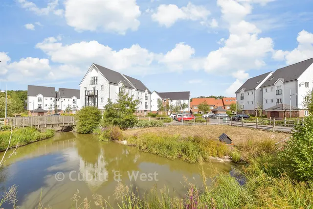 Bricklayer Lane, Faygate, RH12, photo 3