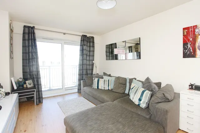 Photo 2 — Flat 103, Amelia House, 11 Boulevard Drive, London