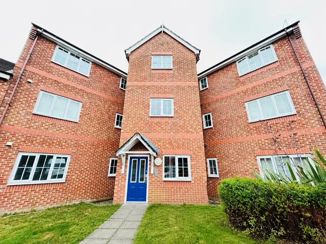 Royal Drive, Fulwood, Preston, Lancashire, PR2 3AX, photo 1