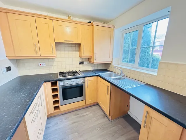 Photo 3 — Royal Drive, Fulwood, Preston, Lancashire, PR2 3AX