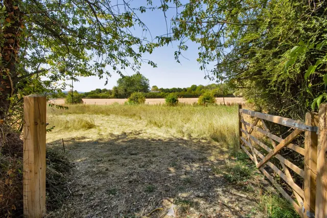 Photo 2 — Heaverham Road, Kemsing, Sevenoaks, Kent, TN15 6NE