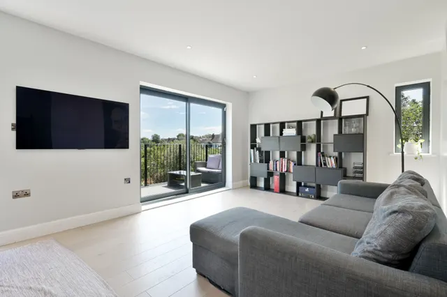 Flat 7, 34 Gunnersbury Avenue, LONDON, photo 1