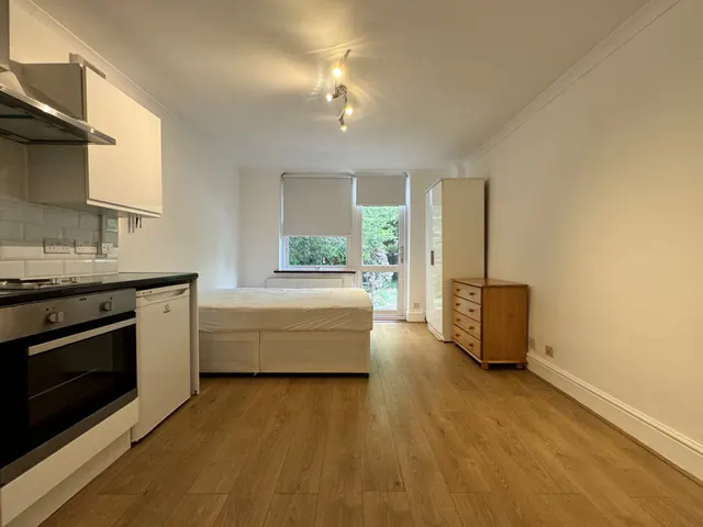 Photo 3 — Manstone Road, Kilburn, NW2 3XG