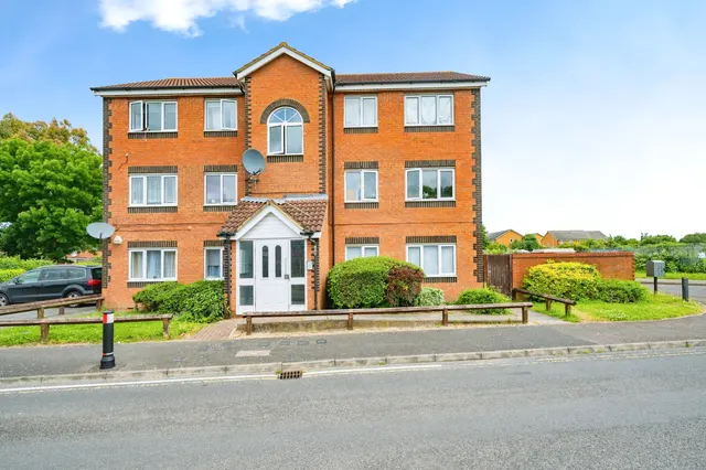 Dunraven Avenue, Luton, Bedfordshire, LU1, photo 1