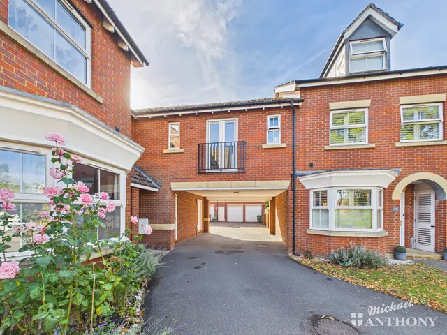 Whitebeam Close, Weston Turville, Aylesbury, HP22 5YE, photo 1