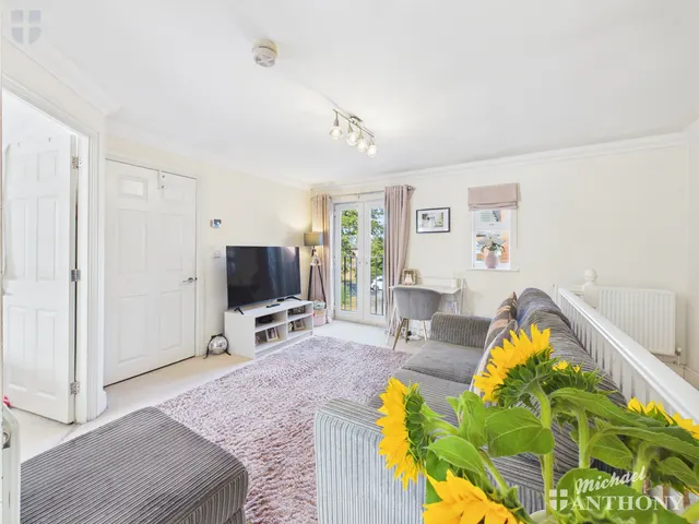 Photo 2 — Whitebeam Close, Weston Turville, Aylesbury, HP22 5YE