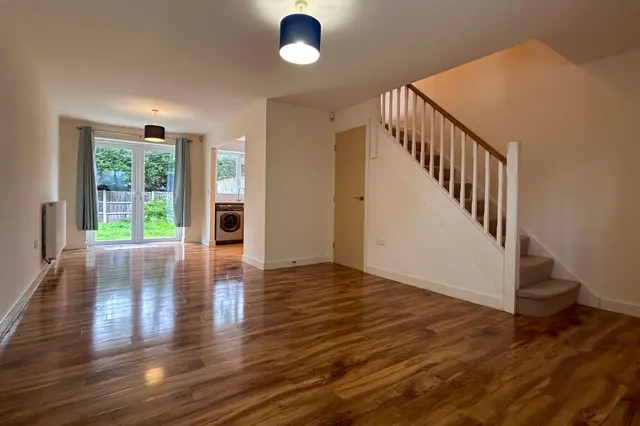 Lawnhurst Close, Cheadle, photo 2