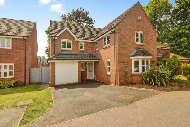 Selwyn Road, Burntwood, WS7, photo 1