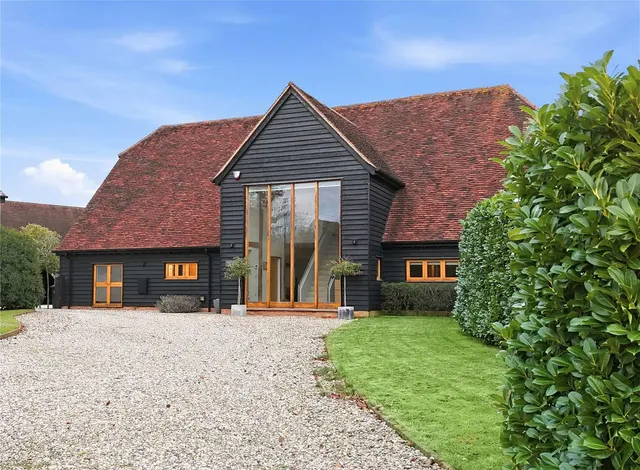 Clapton Hall Lane, Dunmow, Essex, CM6 1JG, photo 1
