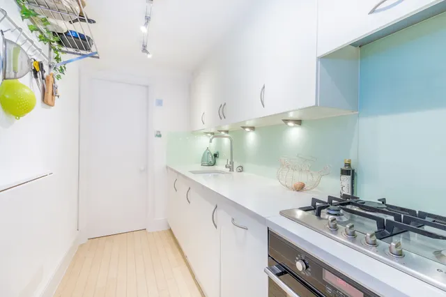 Photo 2 — Lower Ground Floor, 68 Balcombe Street, London