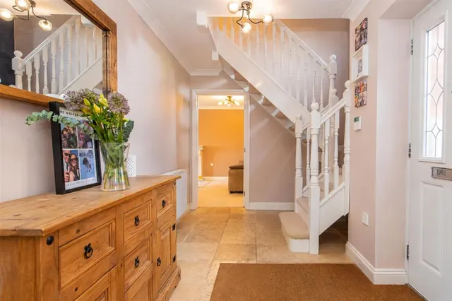 Harlestone Road, Duston, photo 3