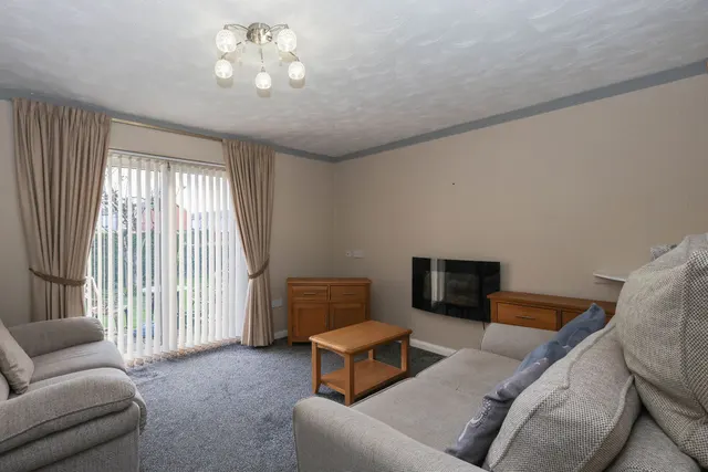 Photo 3 — Mulberry Close, Rochdale OL11 3TS