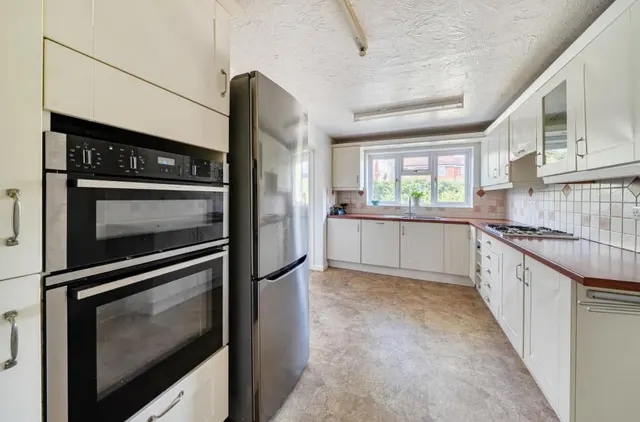 Nash Park, Binfield, RG42, photo 2