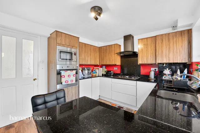 Spring Grove, Mitcham, CR4, photo 3
