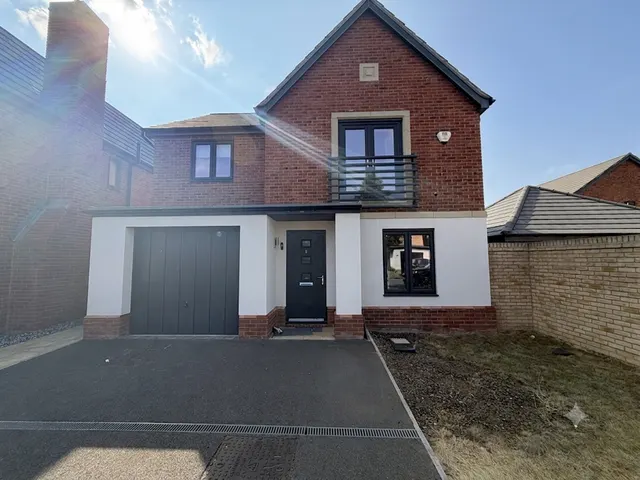 Keighley Close, MK10 9WP, photo 1