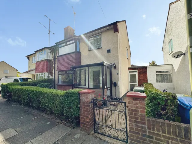 Holt Close, Farnborough, Hampshire, GU14 8DG, photo 1