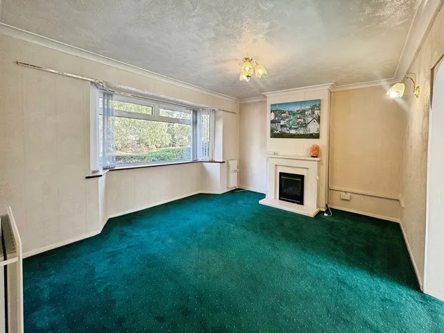 Photo 3 — Holt Close, Farnborough, Hampshire, GU14 8DG