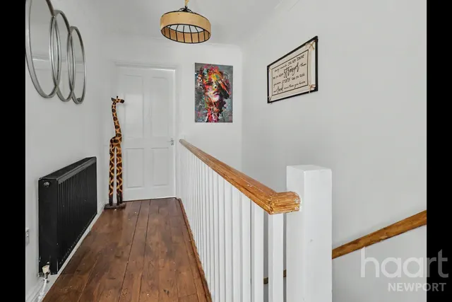 Fields Park Road, Newport, NP20, photo 2